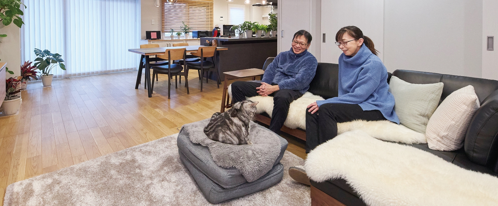 20畳超のLDKで愛猫と一緒にゆったり寛ぐ
